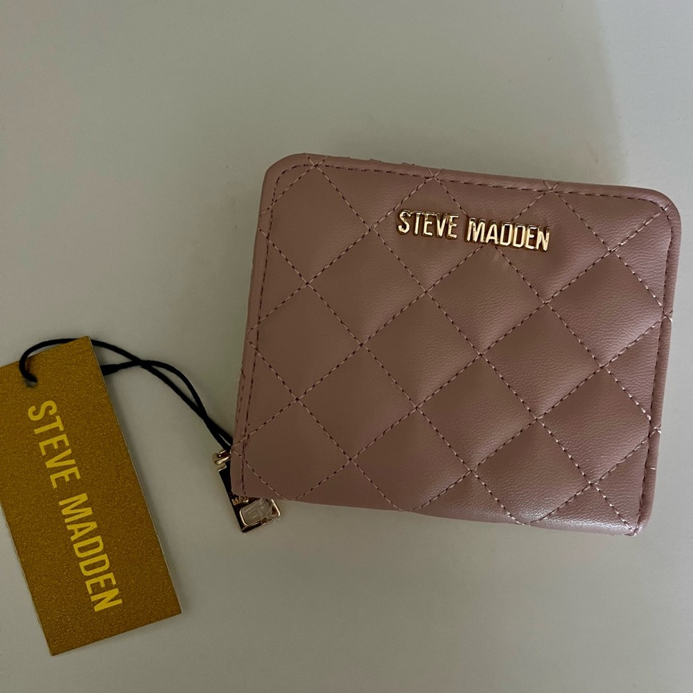 💛 Buy Two, Get One 💛 Steve Madden Pink Wallet